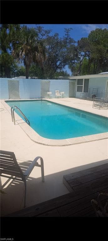 1260 26th Ave N, Naples, FL 34103-22