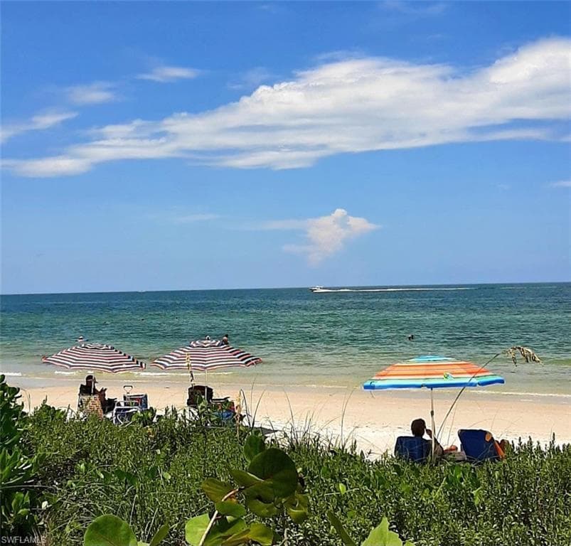 1260 26th Ave N, Naples, FL 34103-25