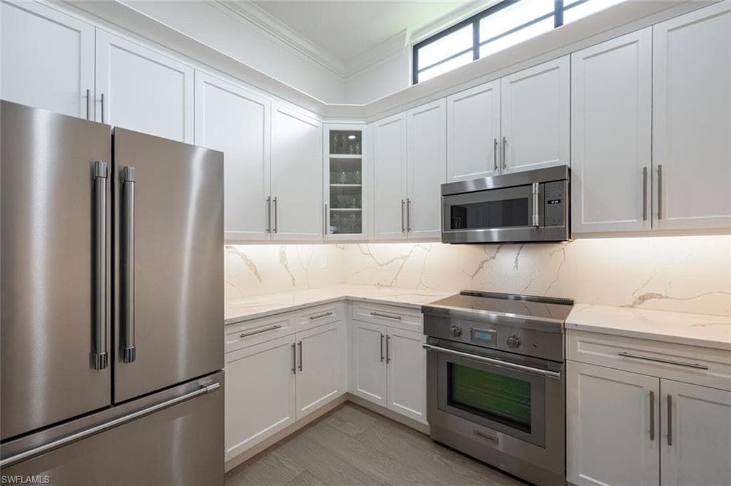 2862 Lone Pine Ln, Naples, FL 34119-16