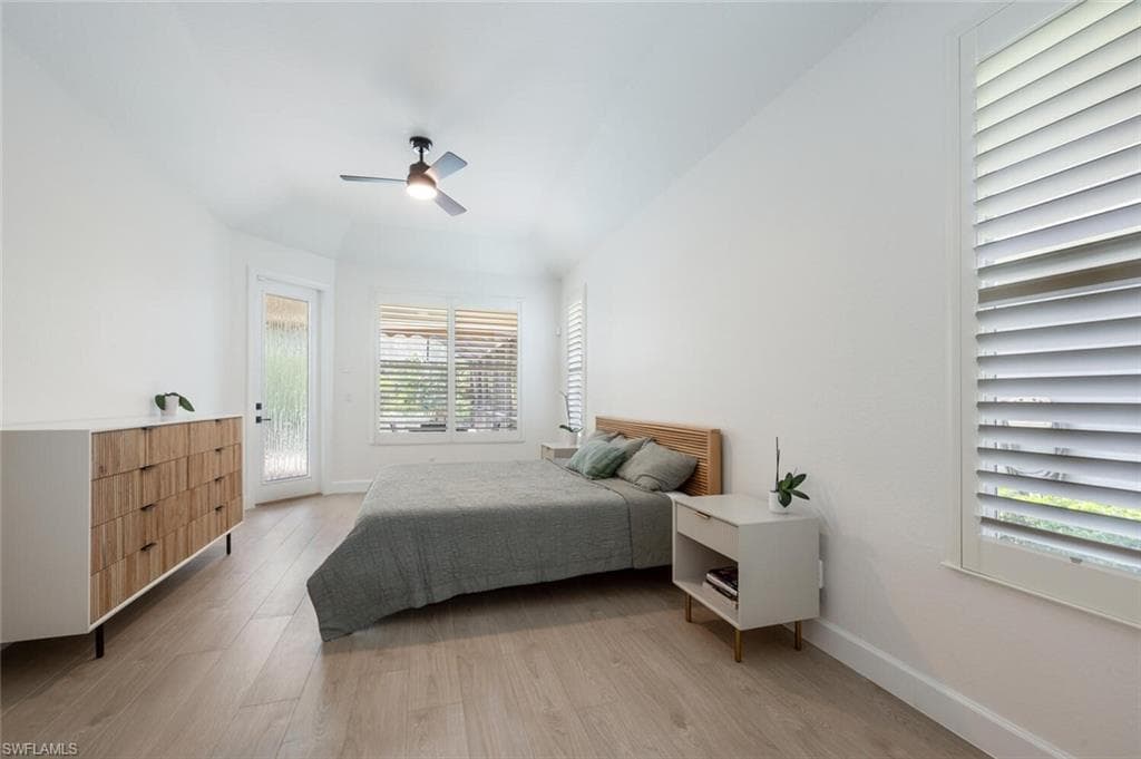 2862 Lone Pine Ln, Naples, FL 34119-24