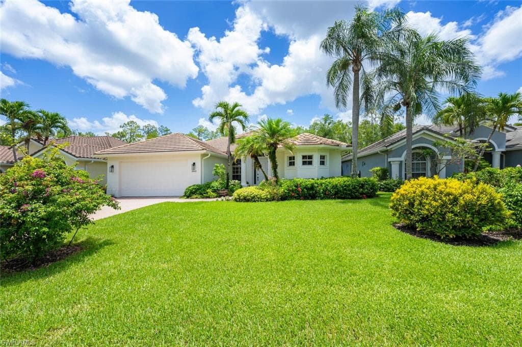 2862 Lone Pine Ln, Naples, FL 34119-2