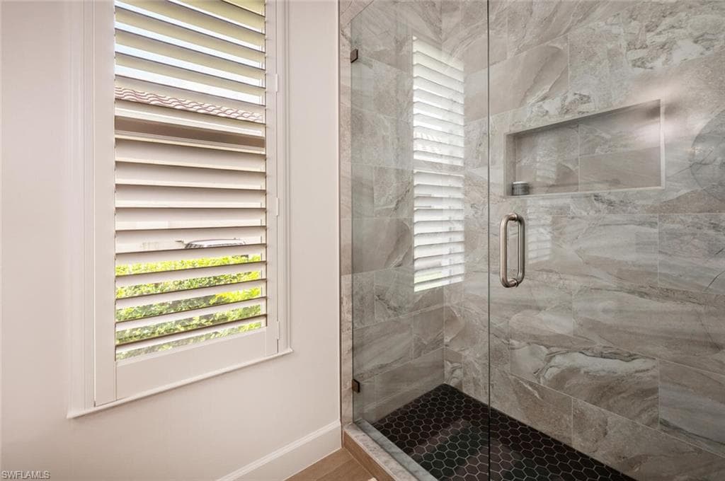 2862 Lone Pine Ln, Naples, FL 34119-31