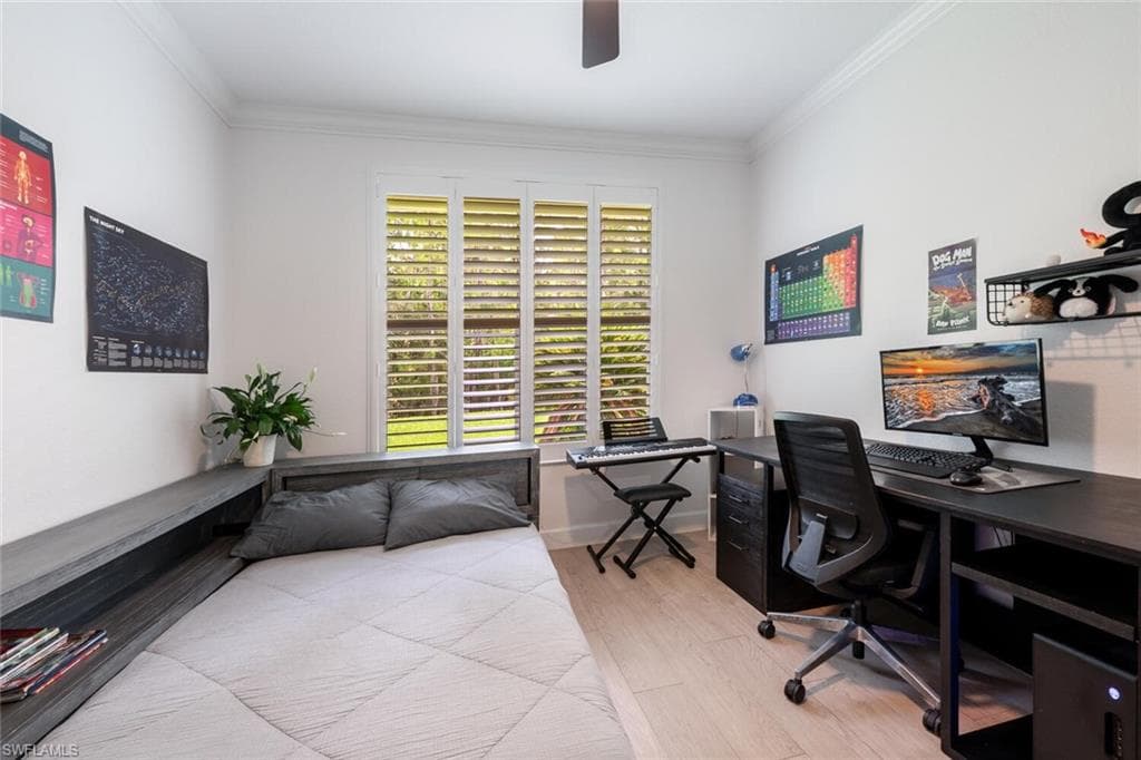 2862 Lone Pine Ln, Naples, FL 34119-33