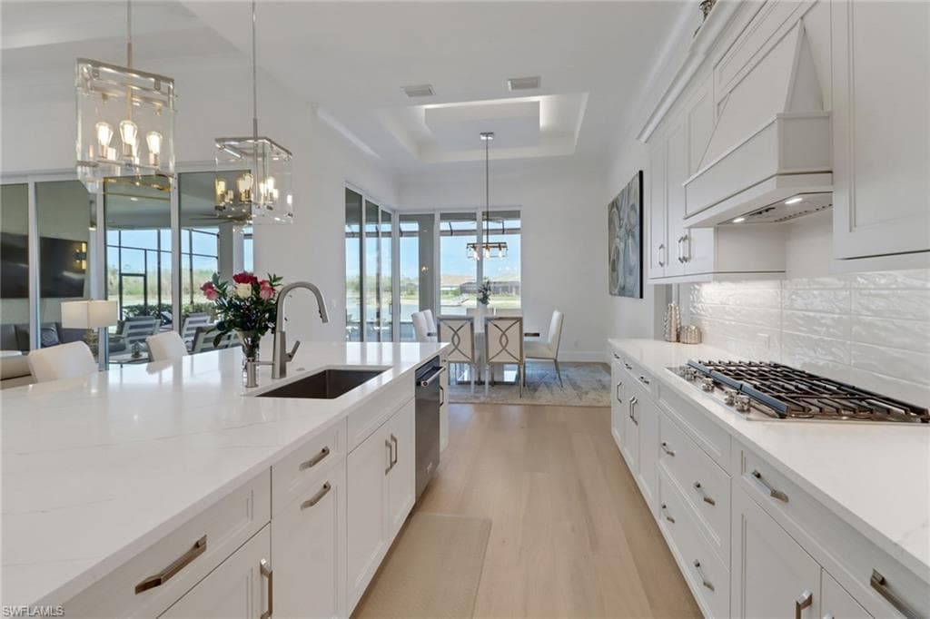 14370 Laguna Springs Ln, Naples, FL 34114-9