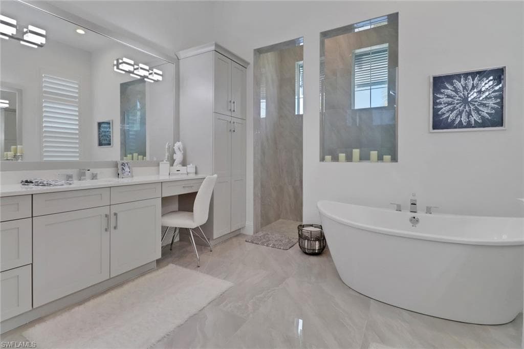 14370 Laguna Springs Ln, Naples, FL 34114-13