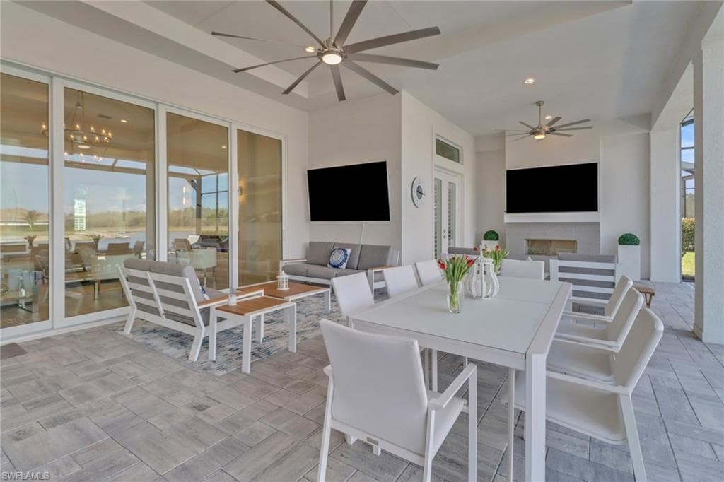 14370 Laguna Springs Ln, Naples, FL 34114-27