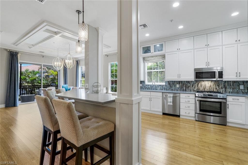 9053 Cascada Way 202, Naples, FL 34114-10