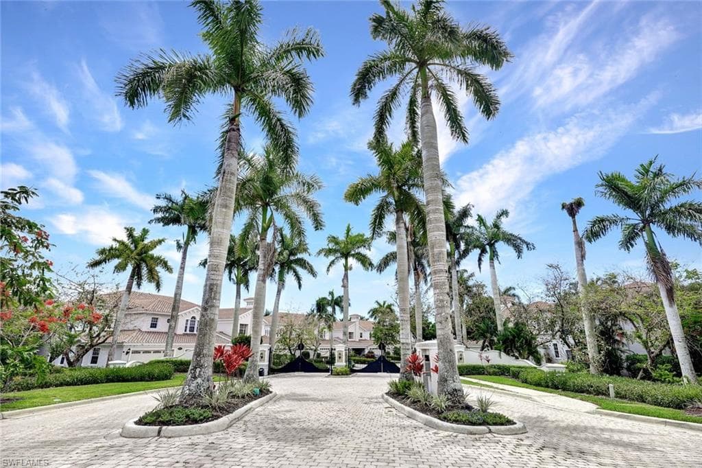 9053 Cascada Way 202, Naples, FL 34114-41