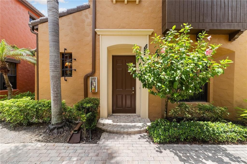 8957 Malibu St 502, Naples, FL 34113-3
