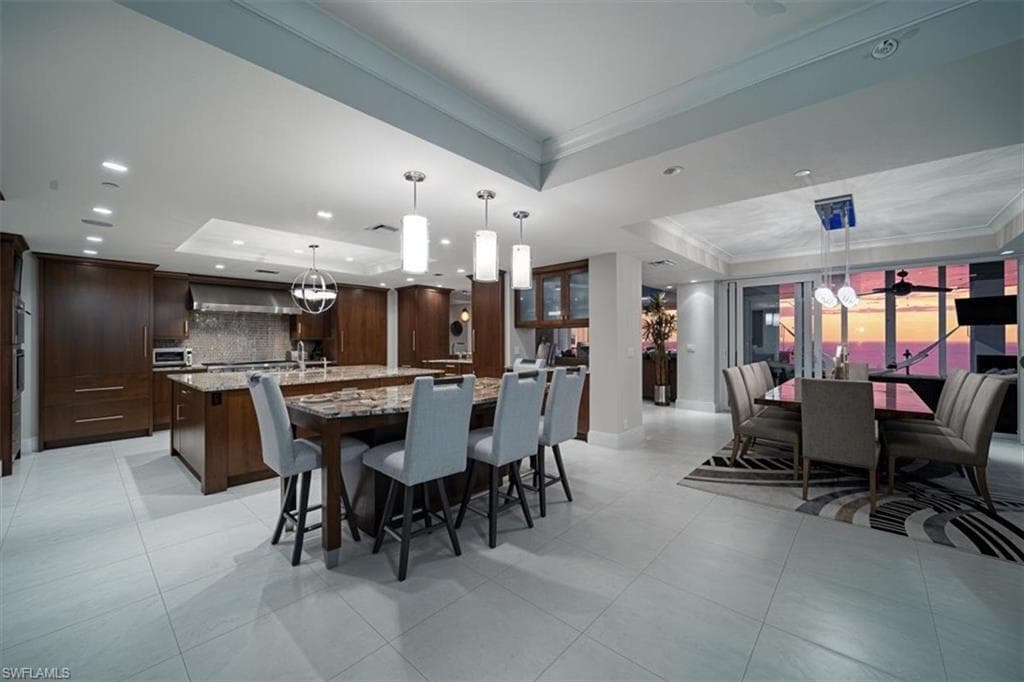 10 Seagate Dr 10n, Naples, FL 34103-16