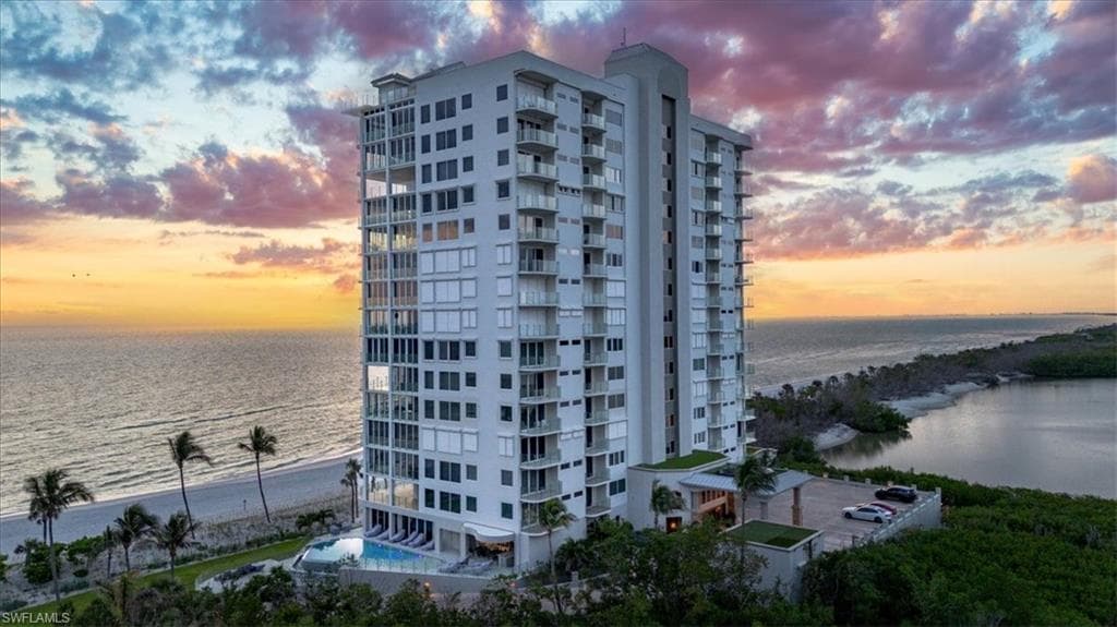 10 Seagate Dr 10n, Naples, FL 34103-34