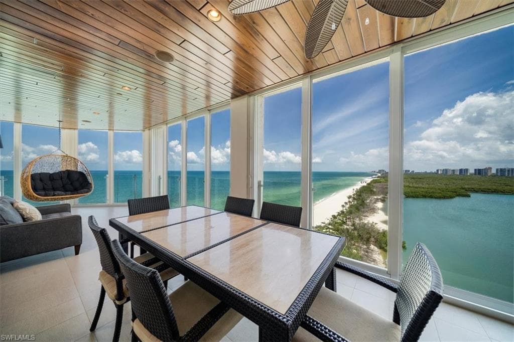 10 Seagate Dr 10n, Naples, FL 34103-3