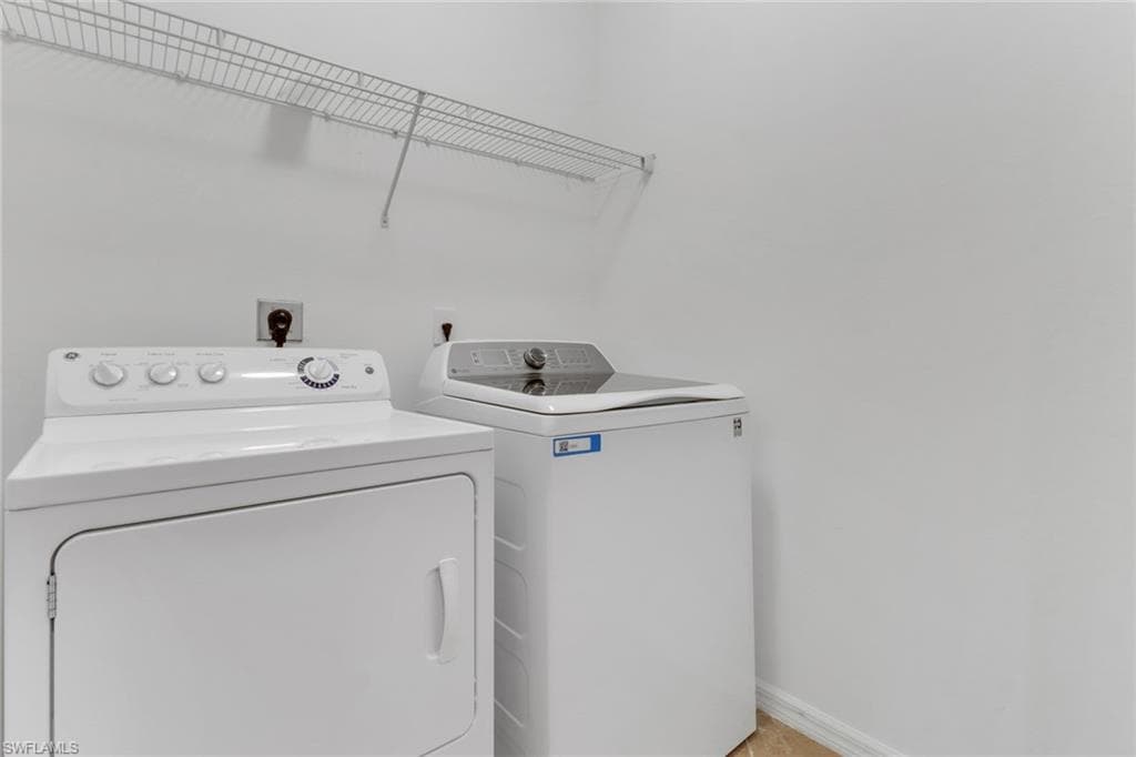 15357 Summit Place Cir 260, Naples, FL 34119-17