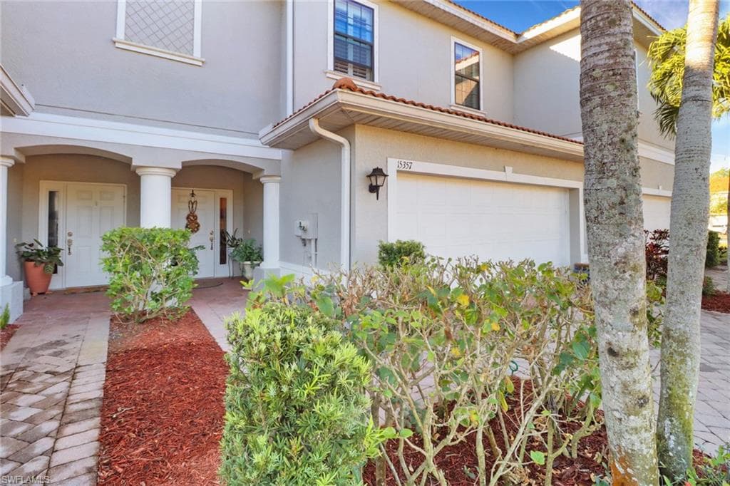 15357 Summit Place Cir 260, Naples, FL 34119-1