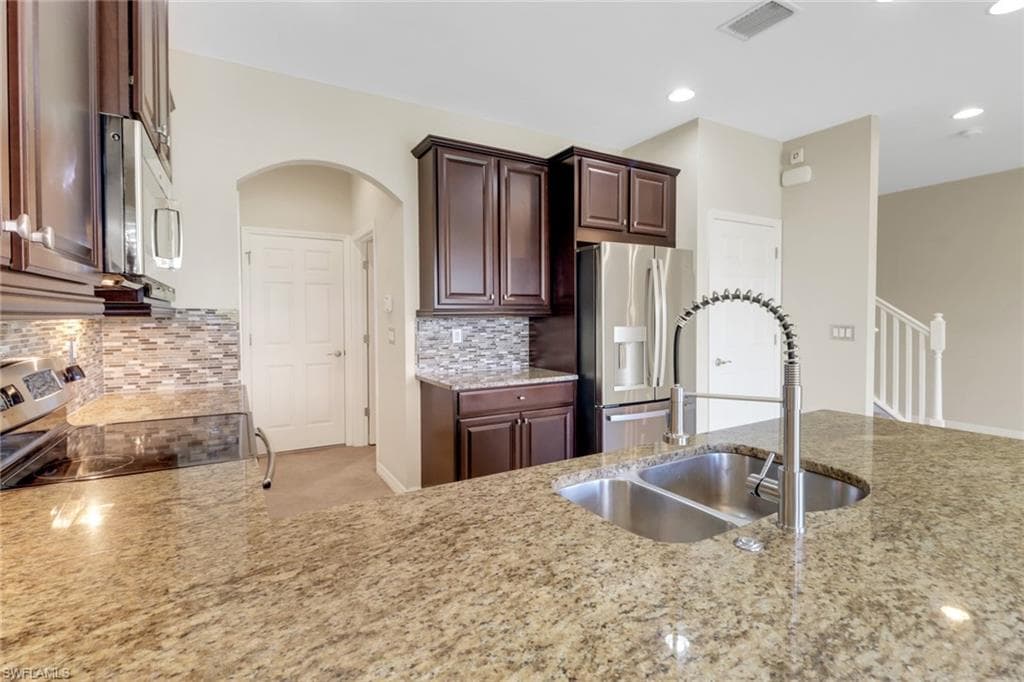 15357 Summit Place Cir 260, Naples, FL 34119-5