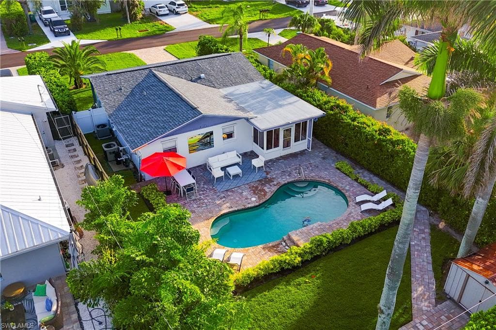 778 98th Ave N, Naples, FL 34108-23