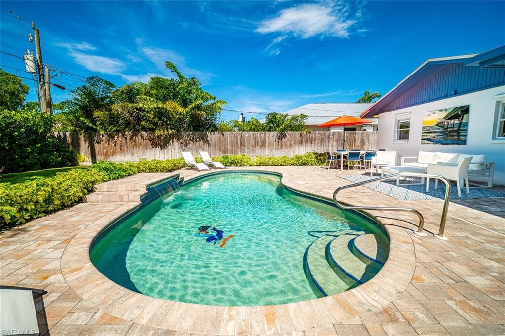 778 98th Ave N, Naples, FL 34108-24
