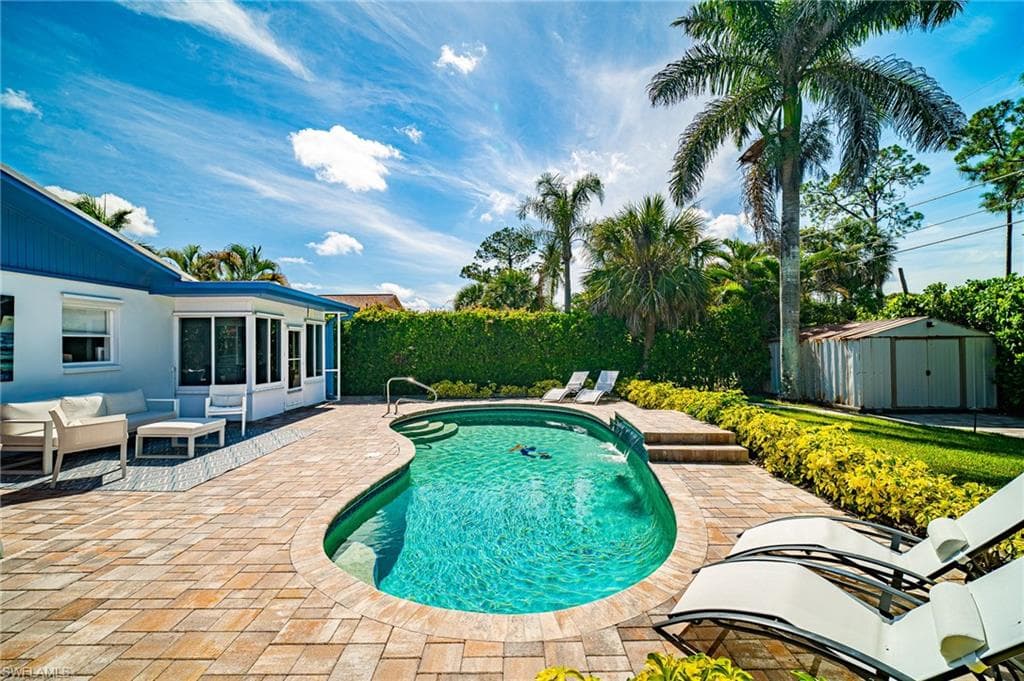 778 98th Ave N, Naples, FL 34108-27