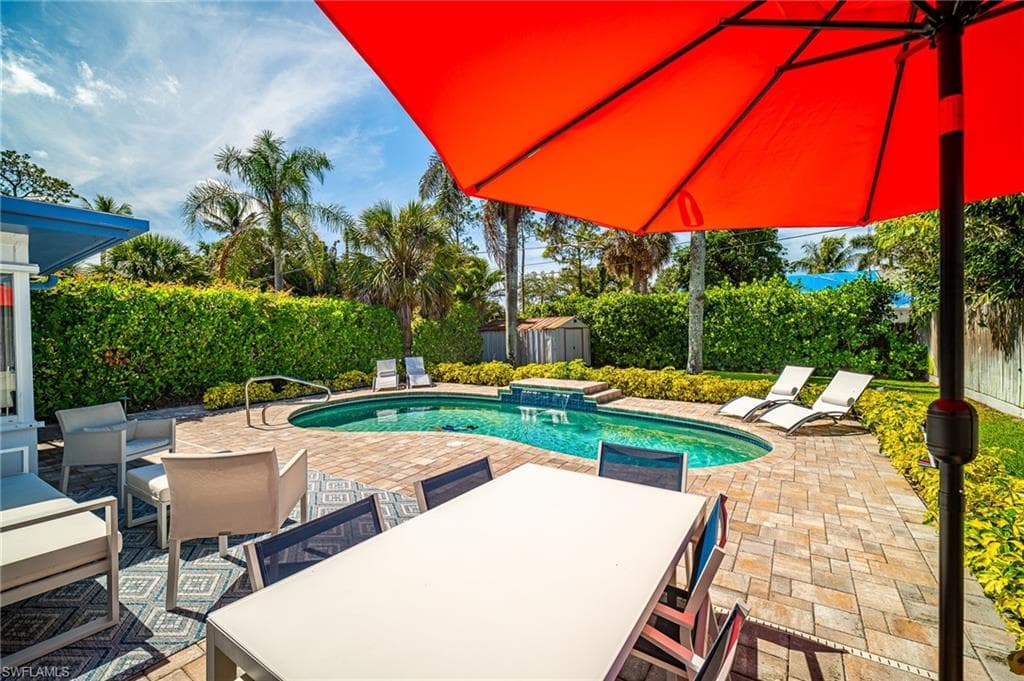 778 98th Ave N, Naples, FL 34108-28