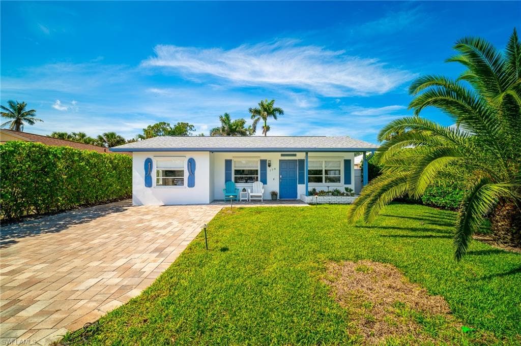 778 98th Ave N, Naples, FL 34108-30