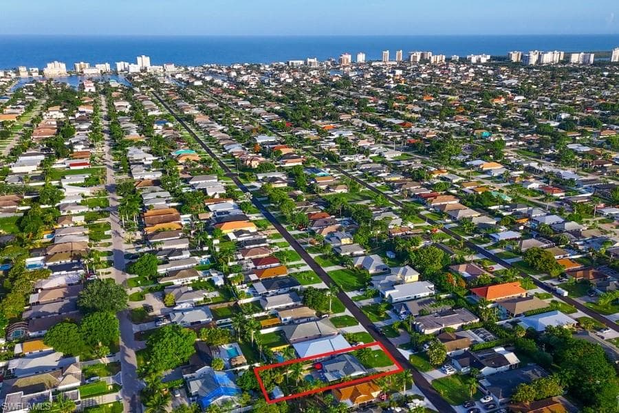 778 98th Ave N, Naples, FL 34108-33