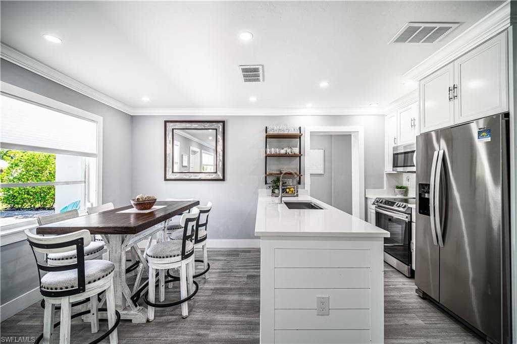 778 98th Ave N, Naples, FL 34108-4
