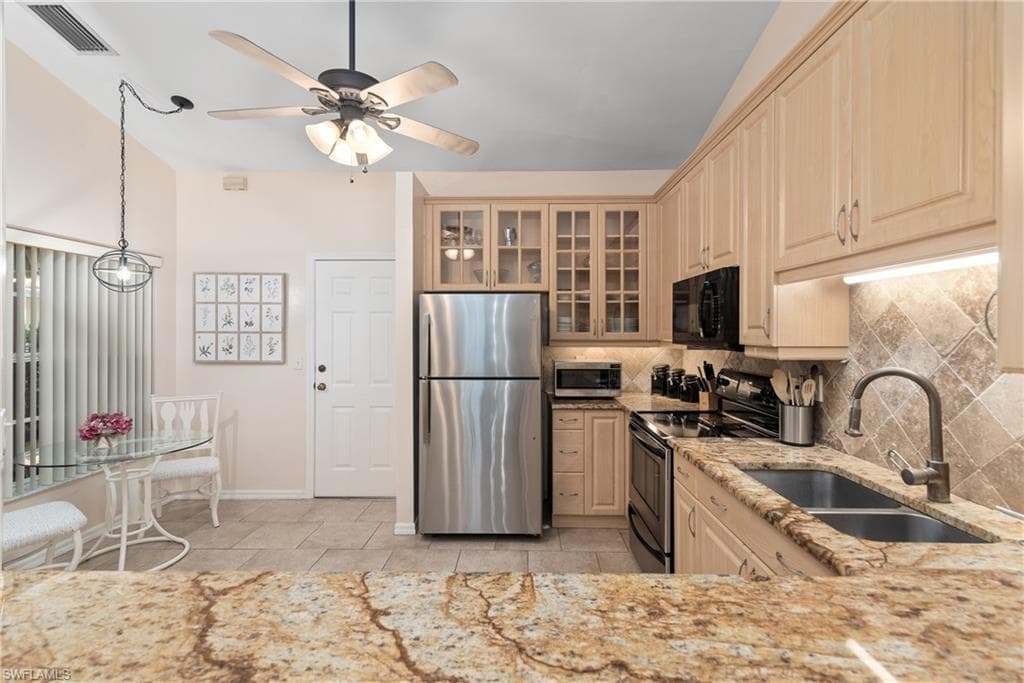 4718 Via Carmen, Naples, FL 34105-9