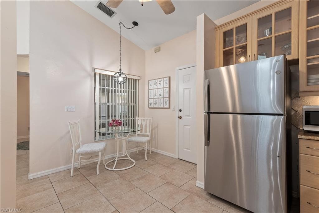4718 Via Carmen, Naples, FL 34105-11