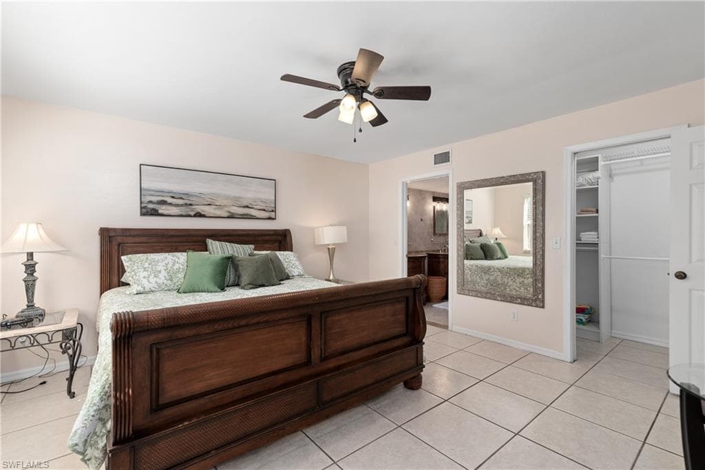 4718 Via Carmen, Naples, FL 34105-14