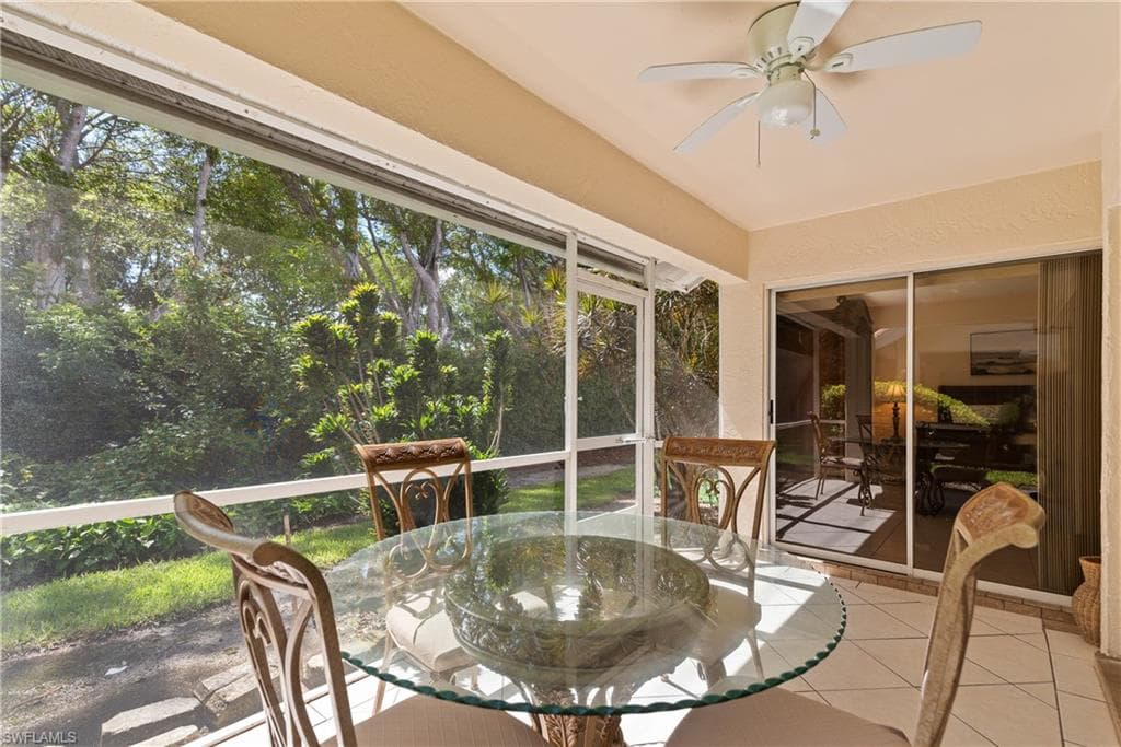 4718 Via Carmen, Naples, FL 34105-22