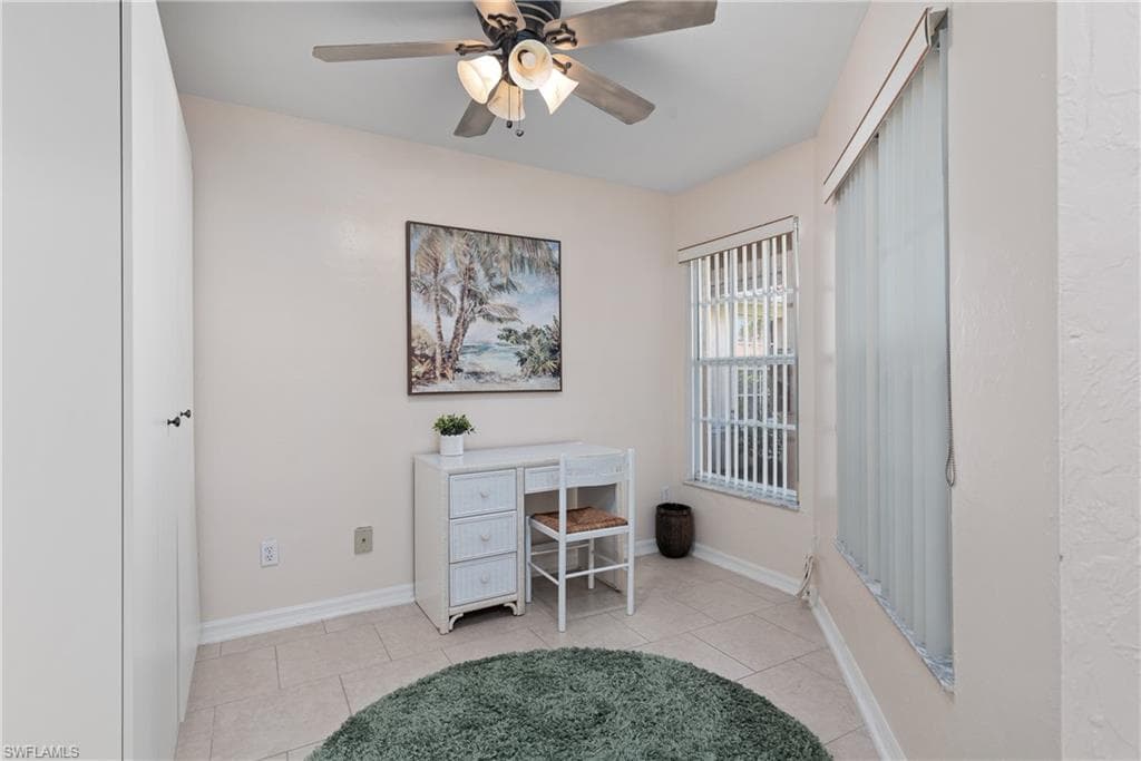 4718 Via Carmen, Naples, FL 34105-23