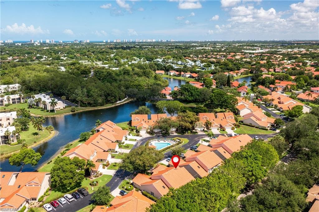 4718 Via Carmen, Naples, FL 34105-29