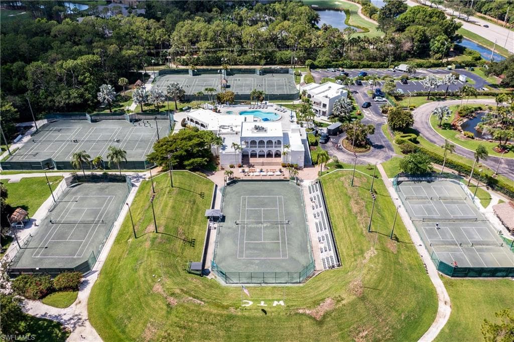 4718 Via Carmen, Naples, FL 34105-32