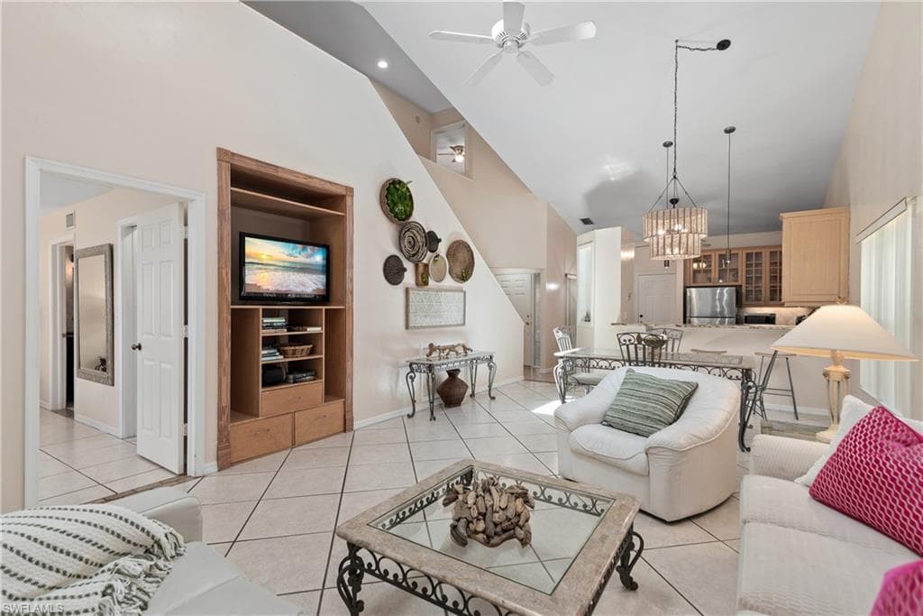 4718 Via Carmen, Naples, FL 34105-7