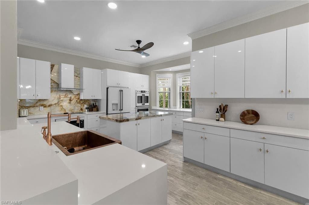 5040 Yacht Harbor Cir 6, Naples, FL 34112-14