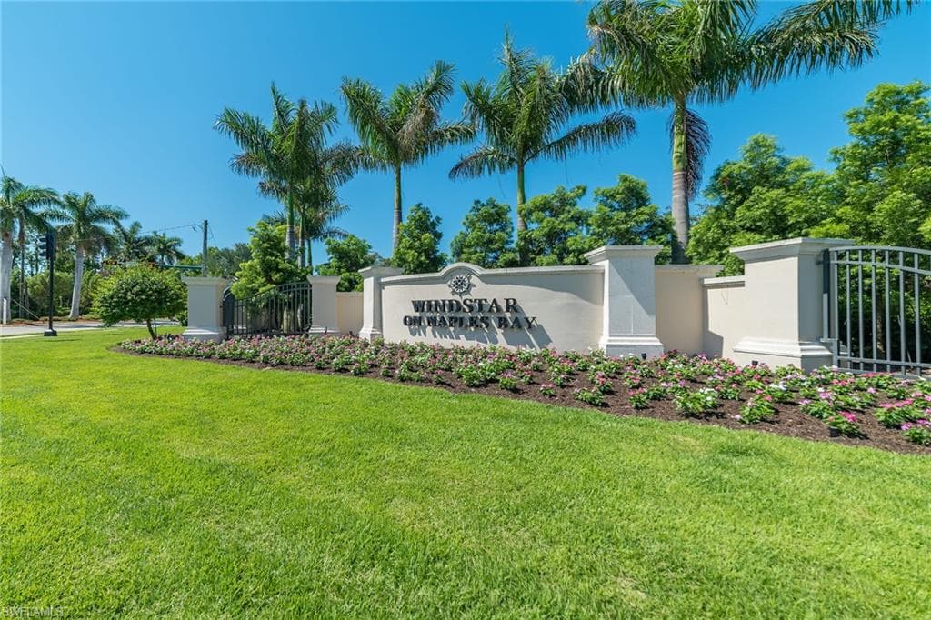 5040 Yacht Harbor Cir 6, Naples, FL 34112-1