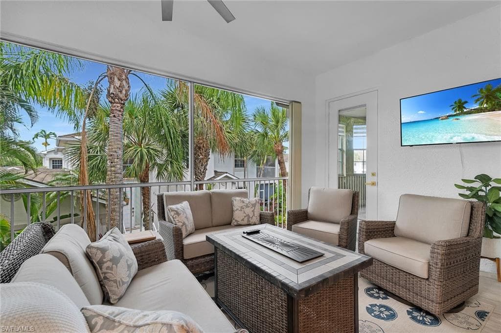 5040 Yacht Harbor Cir 6, Naples, FL 34112-26