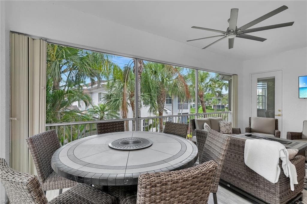 5040 Yacht Harbor Cir 6, Naples, FL 34112-27