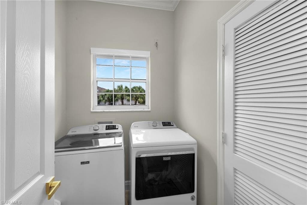5040 Yacht Harbor Cir 6, Naples, FL 34112-29
