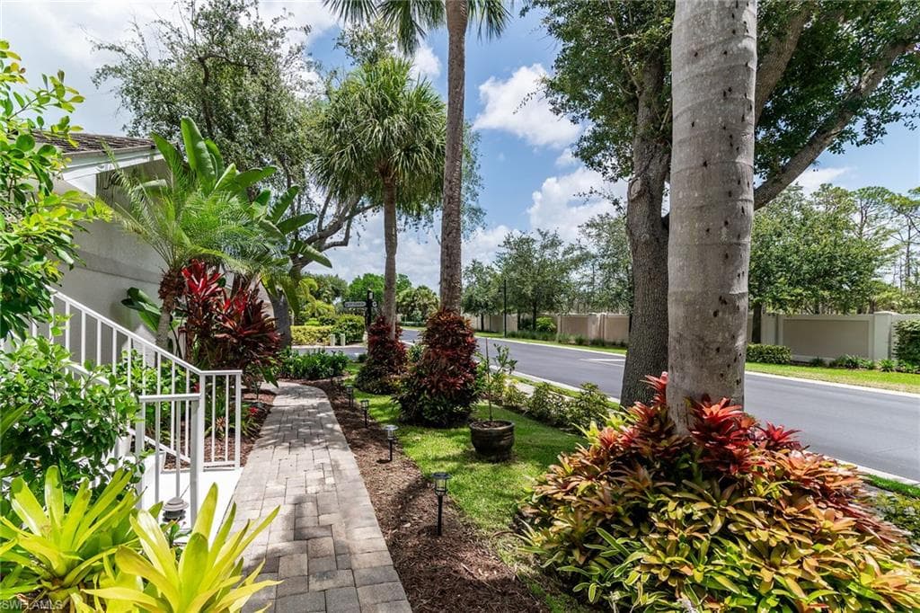 5040 Yacht Harbor Cir 6, Naples, FL 34112-35