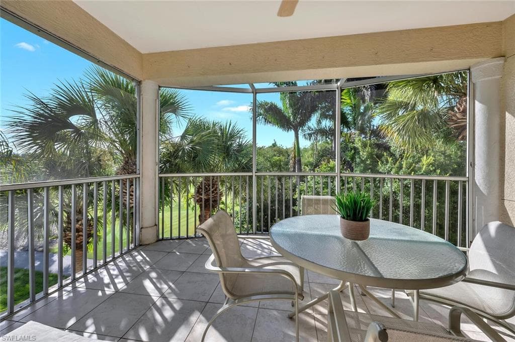 4844 Hampshire Ct 201, Naples, FL 34112-25