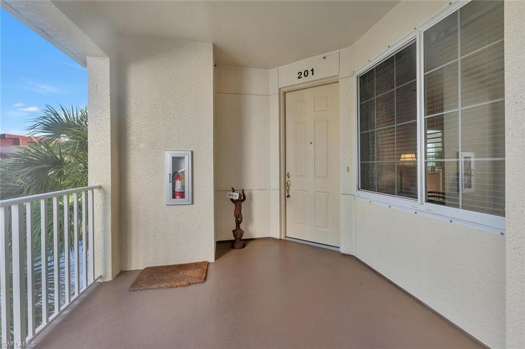 4844 Hampshire Ct 201, Naples, FL 34112-29