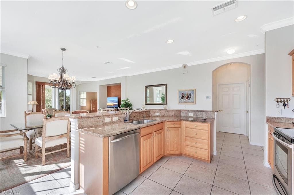 4844 Hampshire Ct 201, Naples, FL 34112-3