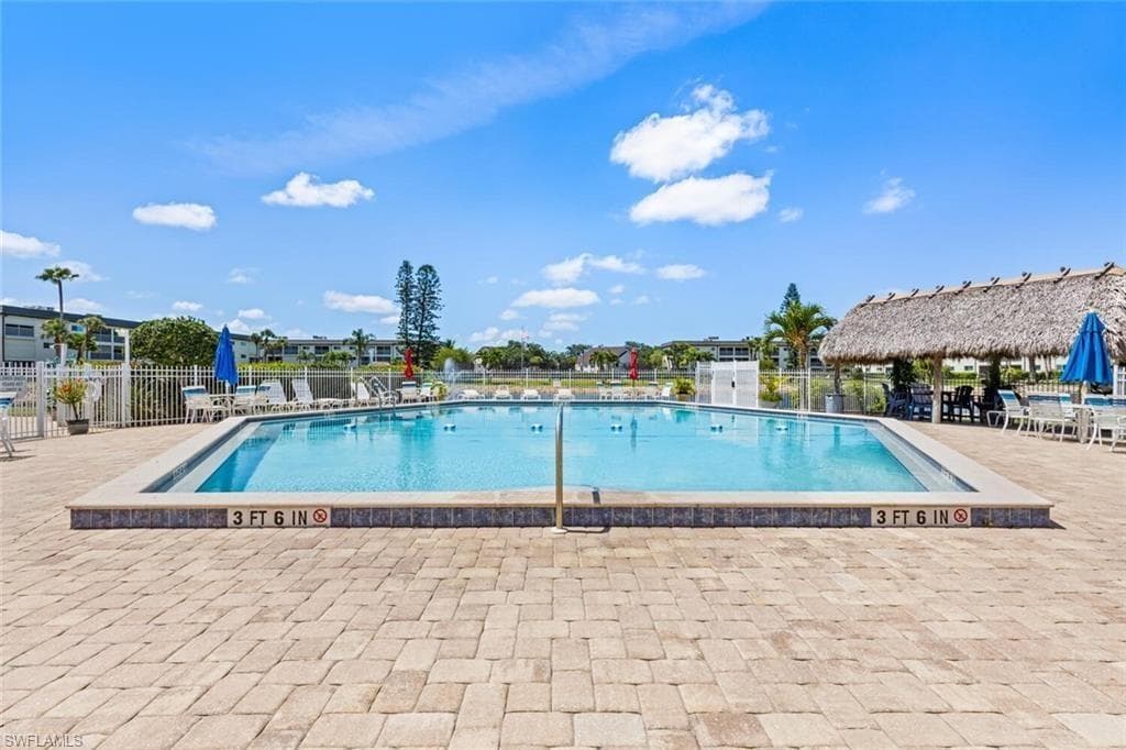 1018 Manatee Rd E302, Naples, FL 34114-17