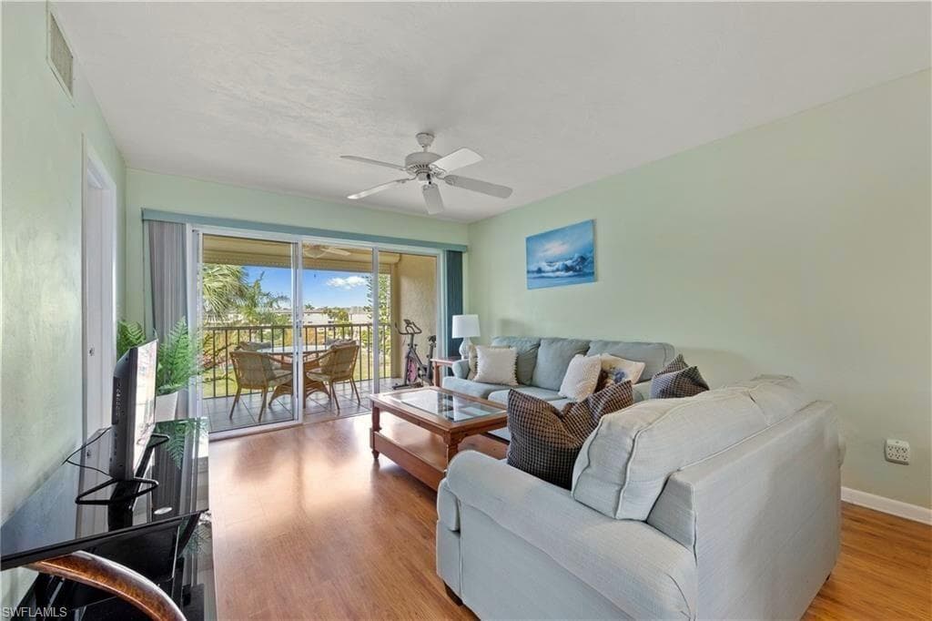 1018 Manatee Rd E302, Naples, FL 34114-2