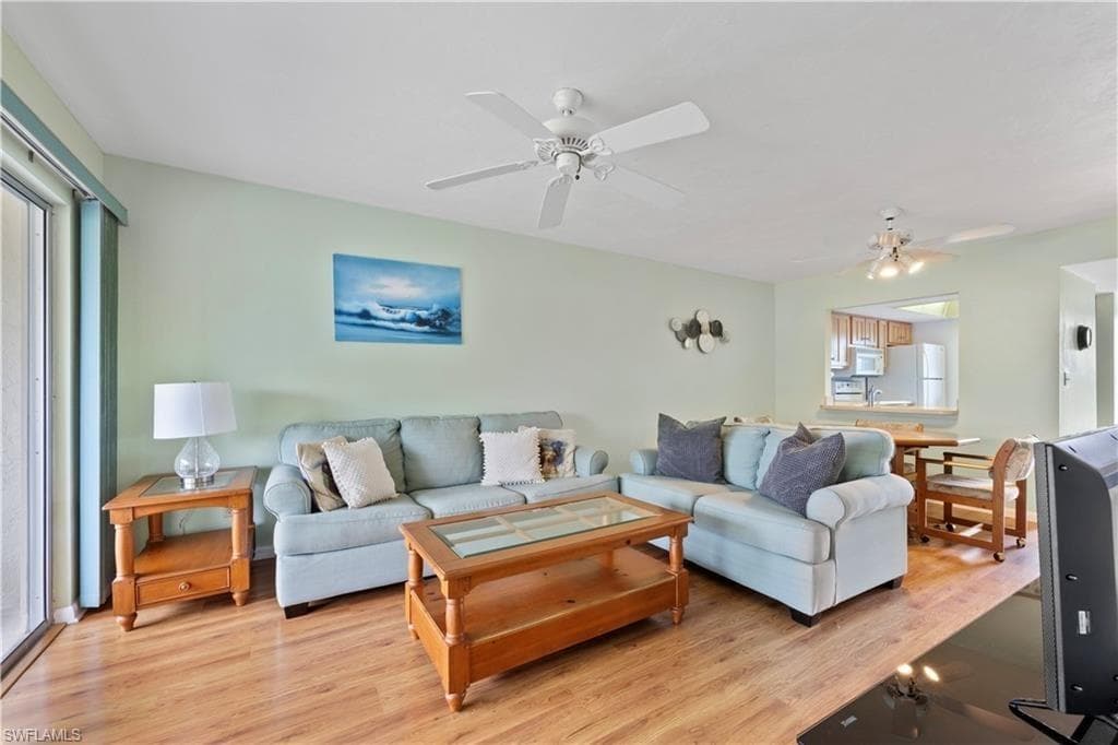 1018 Manatee Rd E302, Naples, FL 34114-3