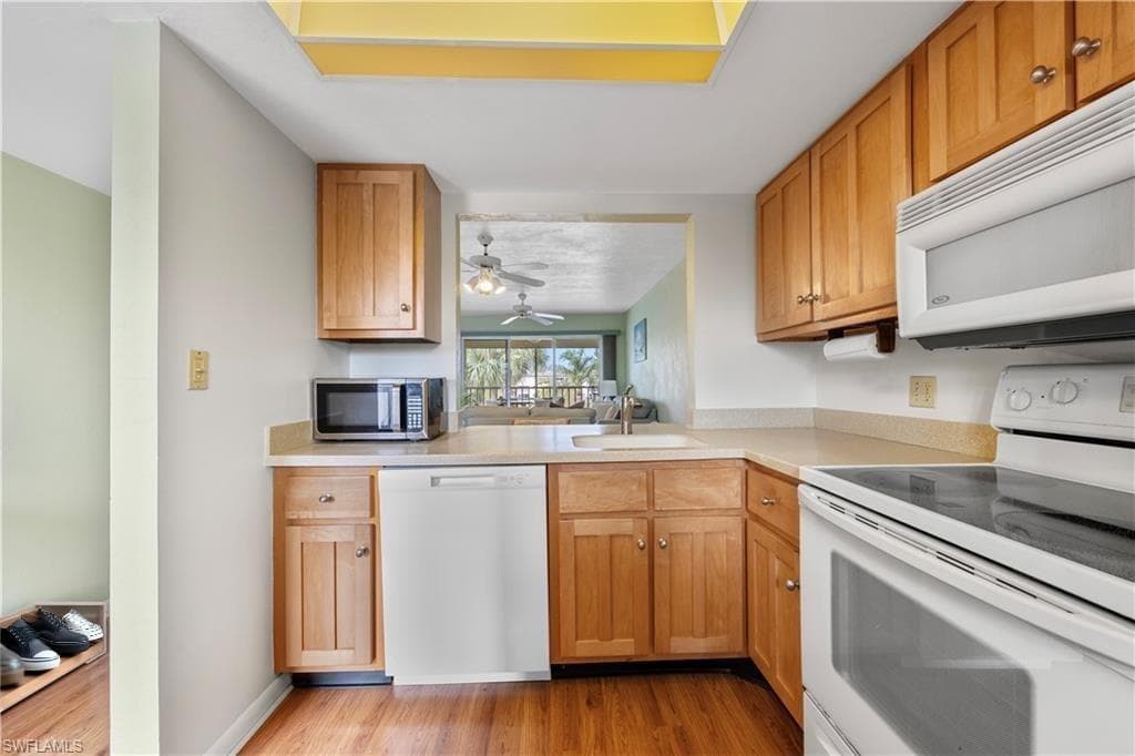 1018 Manatee Rd E302, Naples, FL 34114-4