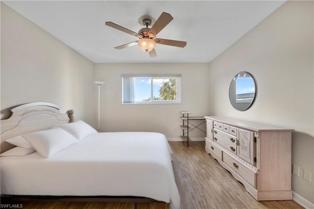 1018 Manatee Rd E302, Naples, FL 34114-6