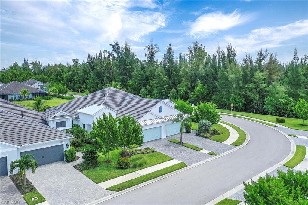 2238 Marquesa Cir, Naples, FL 34112-9