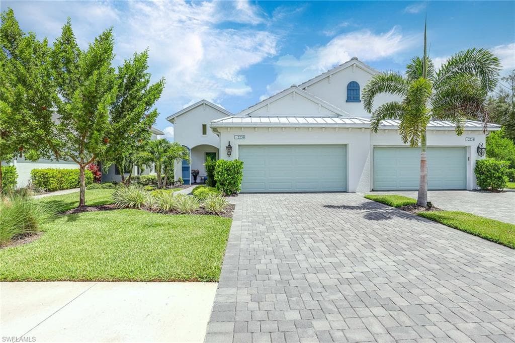2238 Marquesa Cir, Naples, FL 34112-3